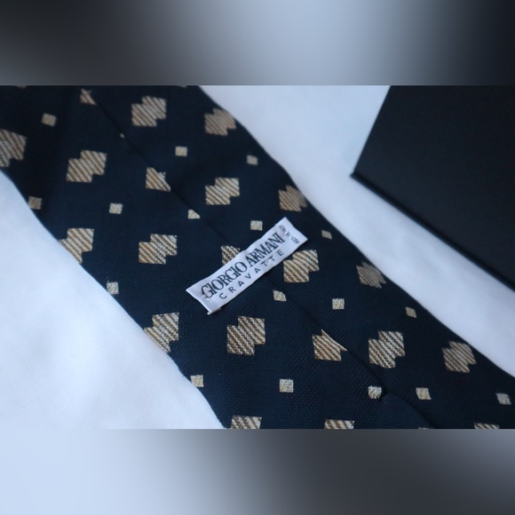 Sale🔥 Authentic Giorgio Armani Neck Tie - Picture 3 of 4